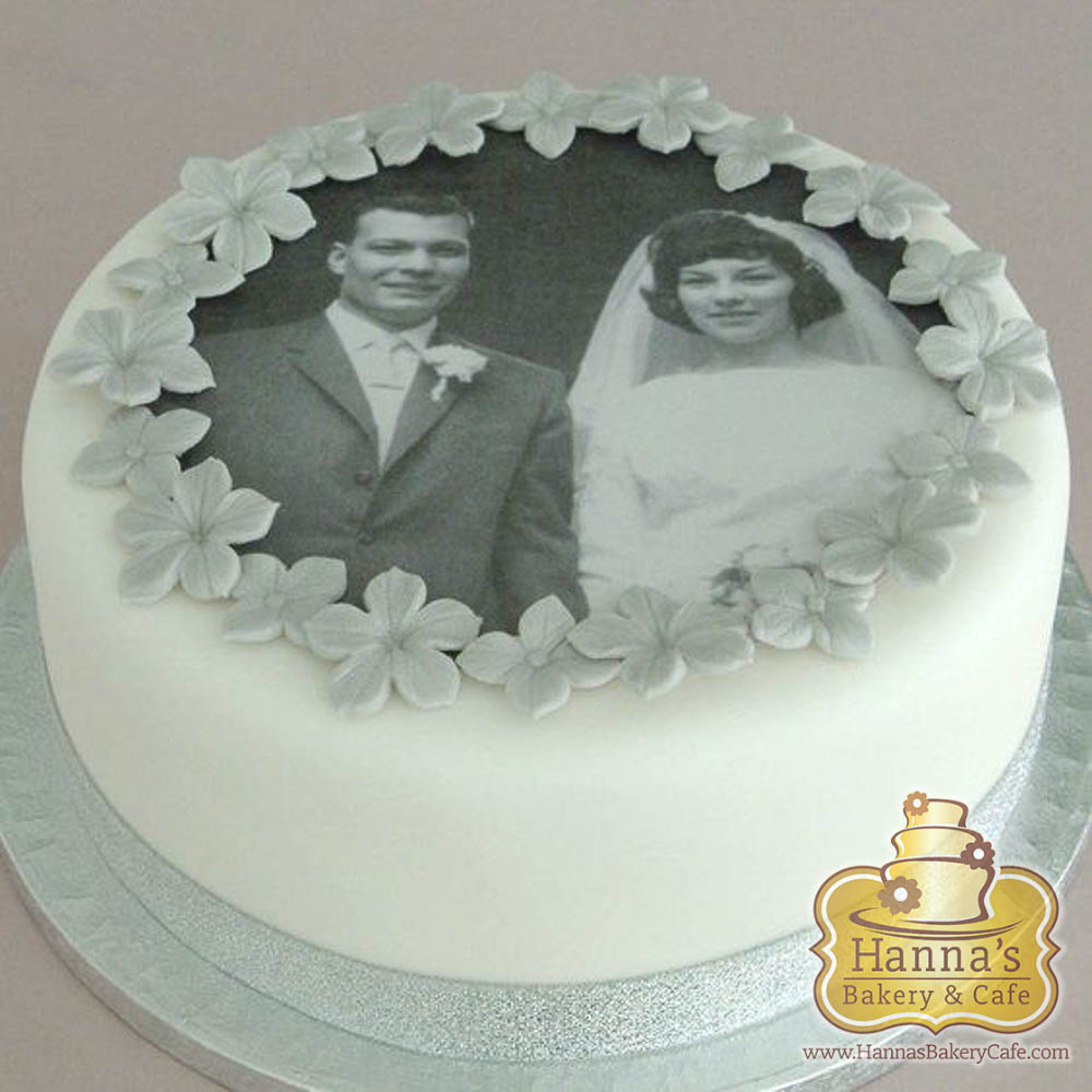 Торт на годовщину родителей. Торт на юбилей свадьбы. Украшение торта на годовщину свадьбы. Необычный торт на серебряную свадьбу. Торт на годовщину свадьбы серебряная свадьба.